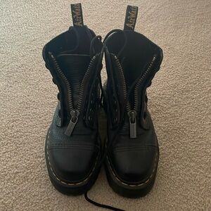 Dr. Martens SINCLAIR MILLED NAPPA LEATHER PLATFORM BOOTS. US Size 6